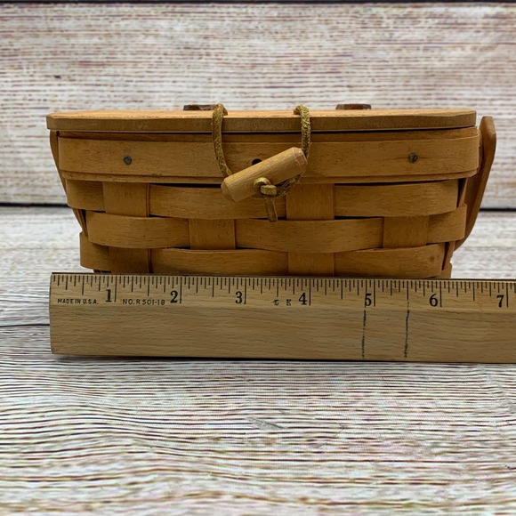 Longaberger Wicker Basket with Lid and Handle Vintage Picnic Storage Decor - Picture 7 of 9